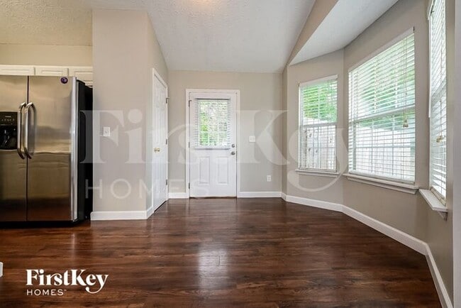 104 Waters Edge Dr, Locust Grove, GA 30248 - photo 5