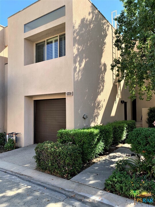 843 Village Square S, Palm Springs, CA 92262