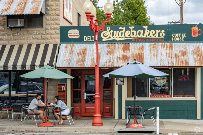 Soda Bay residents head to Kelseyville for a friendly downtown vibe including many shops and restaurants.