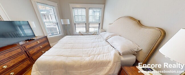 17 Story St unit 3, Cambridge, MA 02138 - photo 3