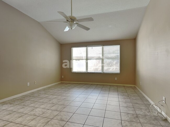 9827 White Barn Way, Riverview, FL 33569 - photo 6