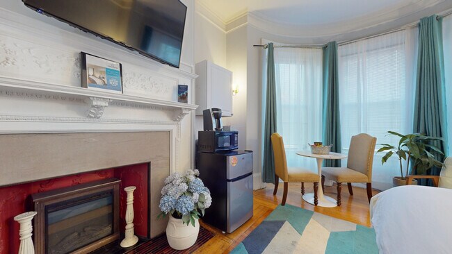 1029 Beacon St unit 1, Brookline, MA 02446 - photo 2