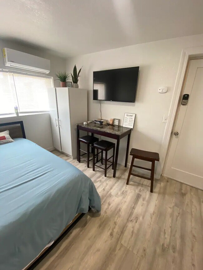 3831 Monroe Ave unit 3831 Monroe Ave Unit, El Paso, TX 79930 - photo 3