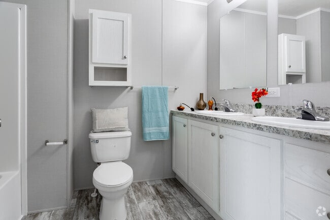 3BR,2BA,1152SF - The Diamond