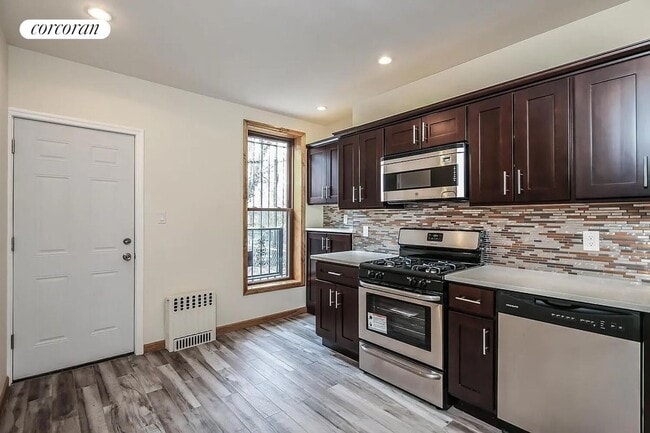 1250 Herkimer St, Brooklyn, NY 11233 - photo 3