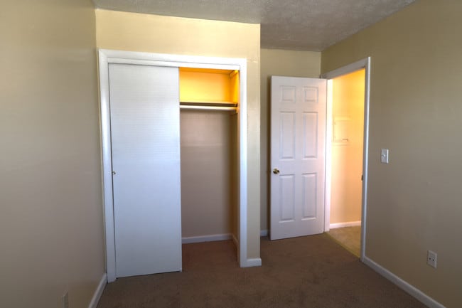 Grove Hill Apartments, West Haven, CT 06516 - photo 4