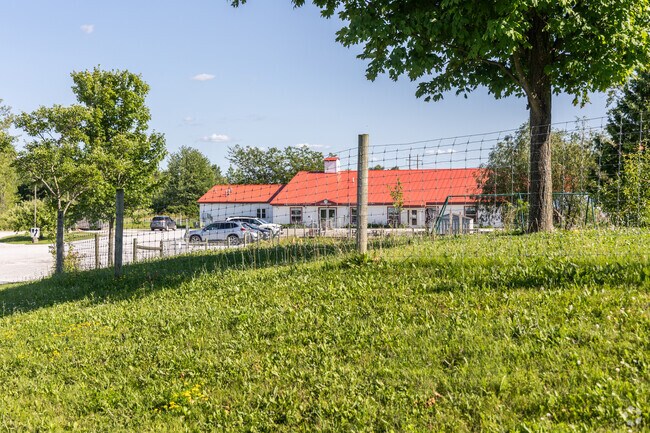 The Schoolhouse Learning is a private independent school serving grades pre-K to 8.