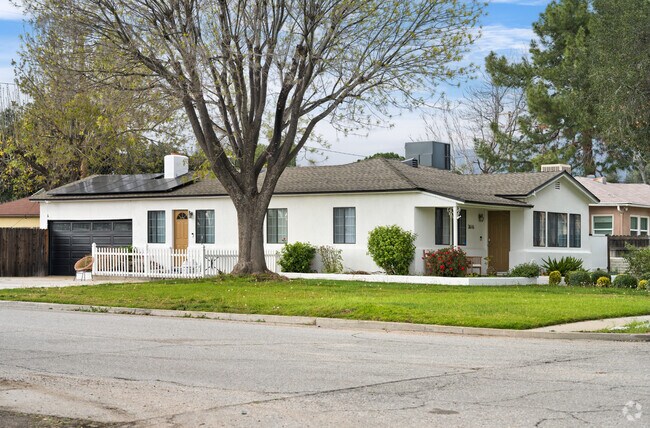 You'll find Ranch Style homes throughout Arrohead.