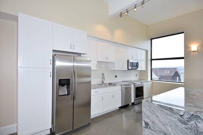 2301 Mission St unit 202, Pittsburgh, PA 15203 - photo 5