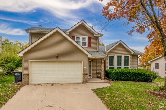 There are many traditional modern builds found throughout Eldorado.