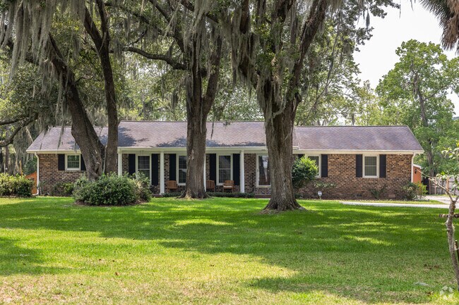 Ashley Acres has beautiful brick homes in North Charleston.