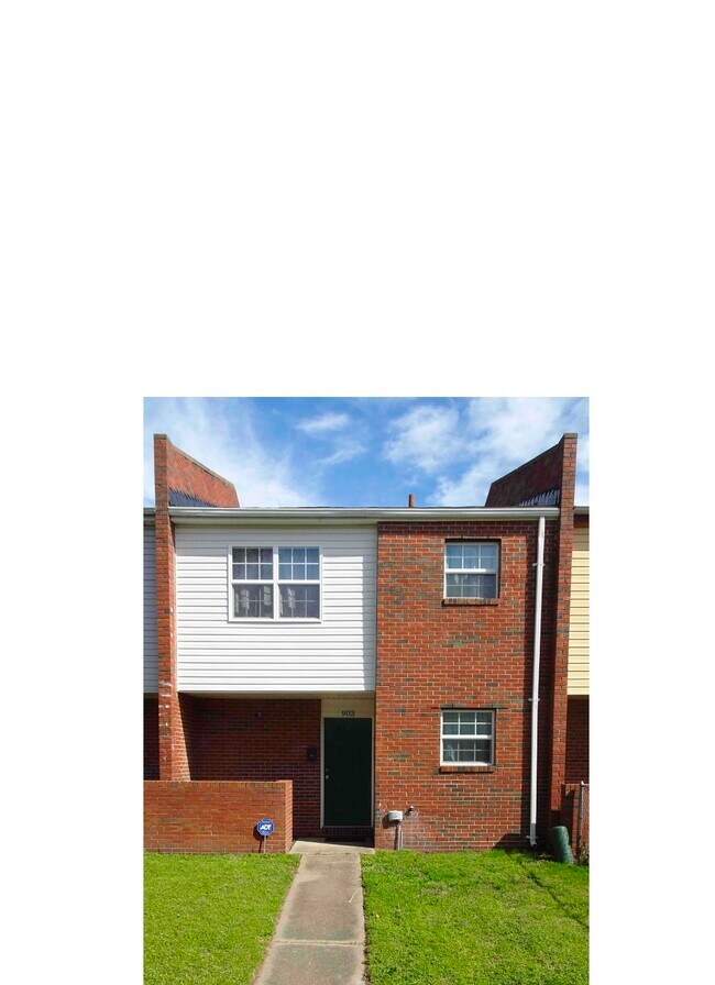 903 Sherman Ln, Norfolk, VA 23523