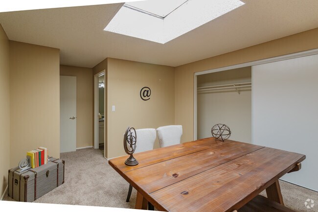 1BR, 1 Loft, 2BA - 1,300 SF