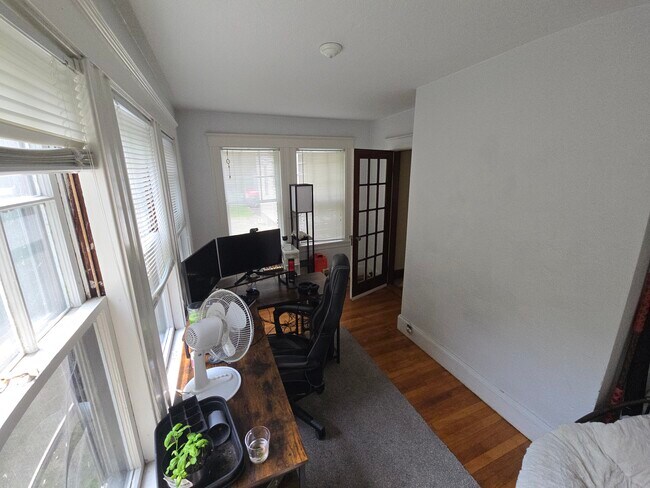 281 Lowell Ave unit 1, Newtonville, MA 02460 - photo 4