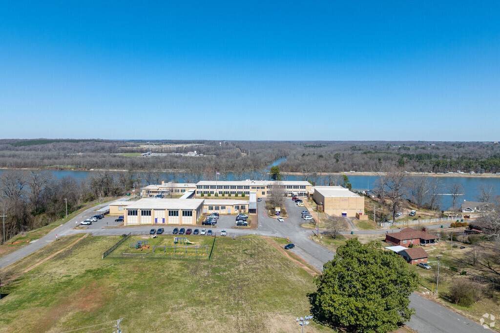 L. E. Willson Elementary School is a public school in Sheffield.