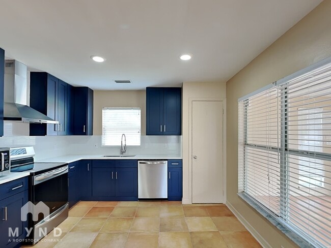 1938 Blue Fox Ct, Orlando, FL 32825 - photo 3