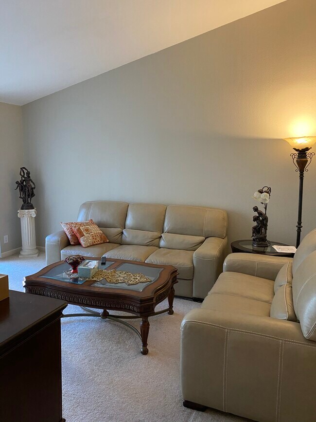 1022 Cedar Gables Dr, San Jose, CA 95118 - photo 5