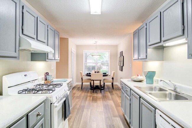 Azalea Springs, Marietta, GA 30068 - photo 2