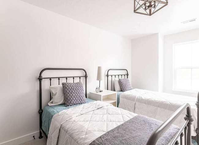 988 E 400 N unit 37172739, Salem, UT 84653 - photo 3