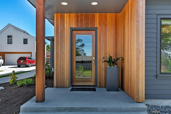 2038 NE Morgan St A, Portland, OR 97211 - photo 4