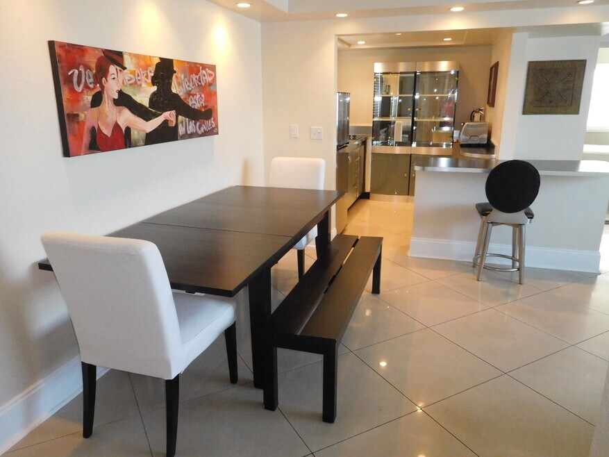 112 S Federal Hwy unit Trendy 2-1 Walk to B, Pompano Beach, FL 33062 - photo 1