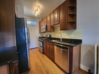 736 W Addison St Unit 1, Chicago, IL 60613