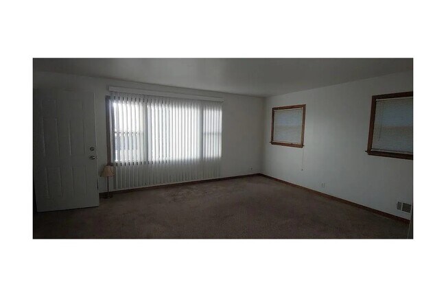 5950 N 69th St unit 5952, Milwaukee, WI 53218 - photo 2