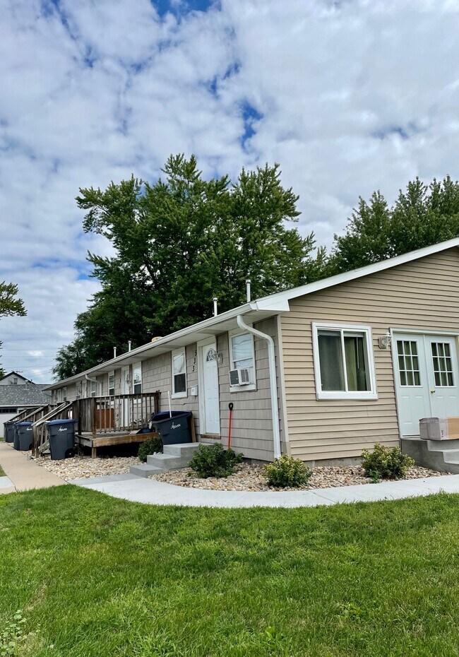 119 6th St W Unit 119, Milan, IL 61264