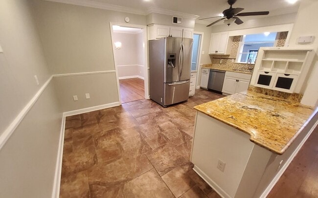 1264 Yorkshire Dr, Memphis, TN 38119 - photo 4