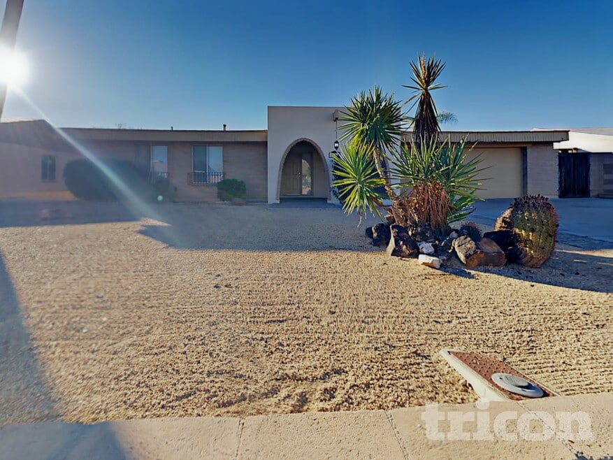 4127 W Mission Ln, Phoenix, AZ 85051 - photo 1