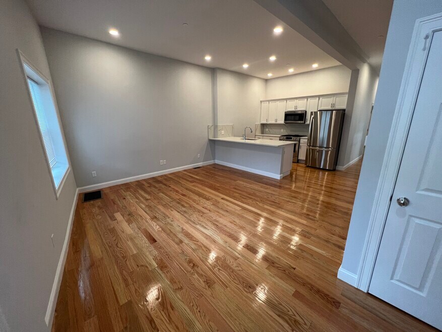 122 Cross St unit 6, Somerville, MA 02145 - photo 1