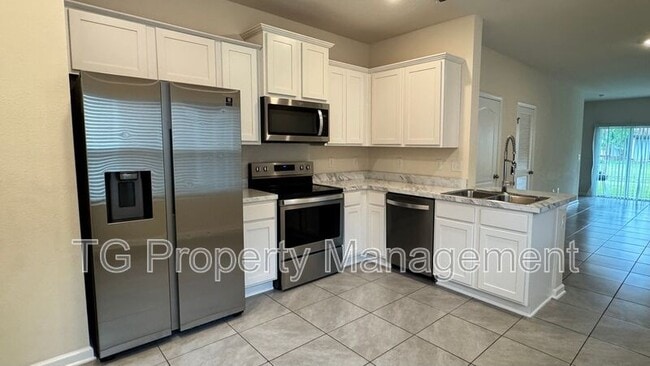 7734 Legacy Trail, Jacksonville, FL 32256 - photo 4