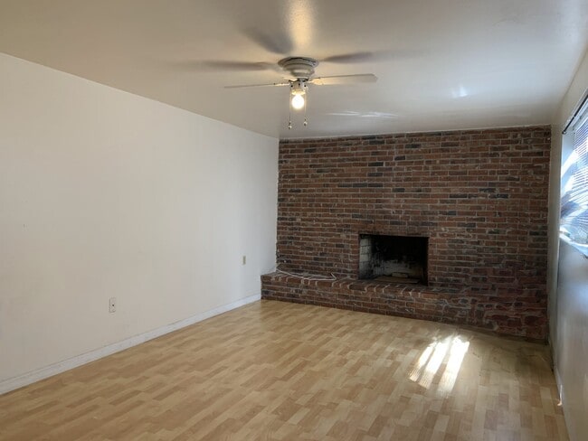 8736 Overlook Dr unit 2, Temple Terrace, FL 33617 - photo 2