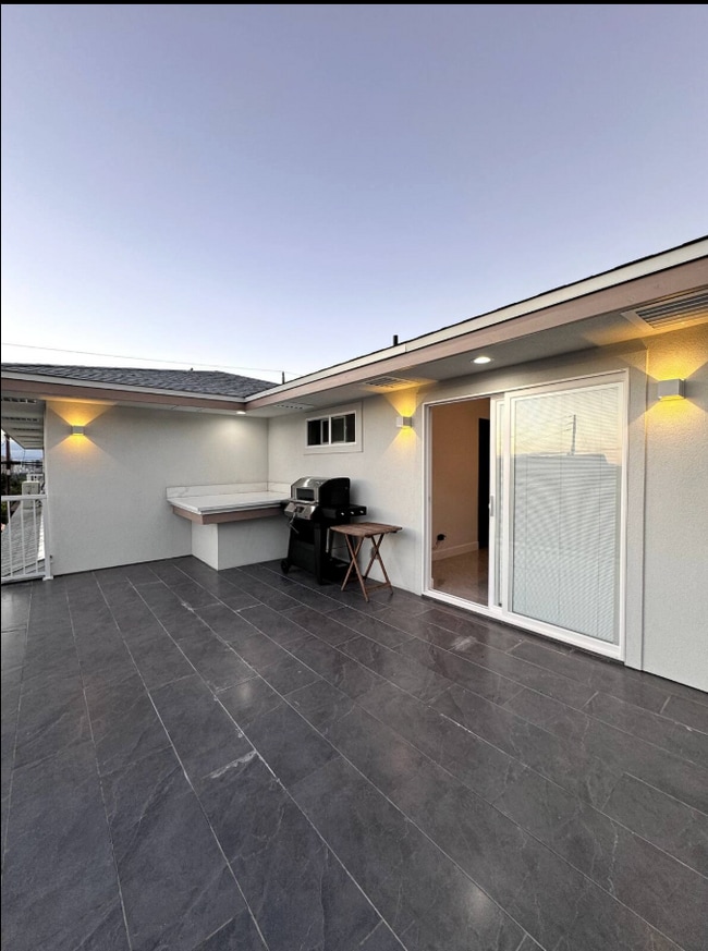 551 11th Ave Unit 2, Honolulu, HI 96816