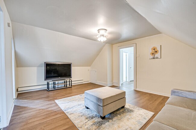 46 Van Houten Ave unit Top, Jersey City, NJ 07305 - photo 5