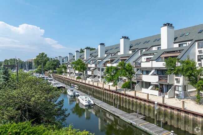 Shippan also boasts a waterside condo community that offers a nautical lifestyle.