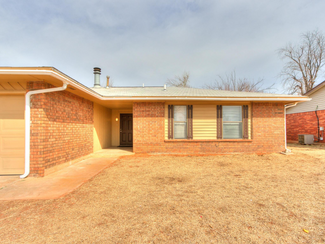 305 W Chantilly Way, Mustang, OK 73064