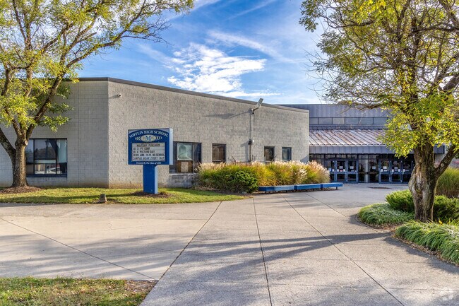 Mifflin High School near Clinton Estates serves the students in grades 9-12.