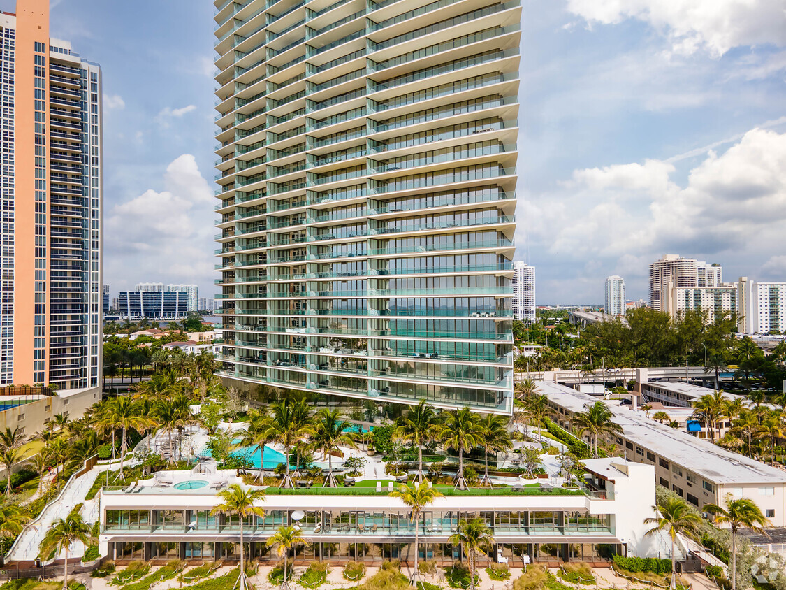 About Residences by Armani/Casa, Sunny Isles Beach FL | HOAs, Reviews,  Amenities - Homes.com