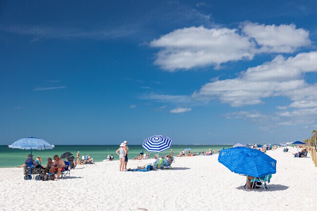 Esplanade Golf and Country Club residents are a short drive to beautiful Gulf Coast beaches.