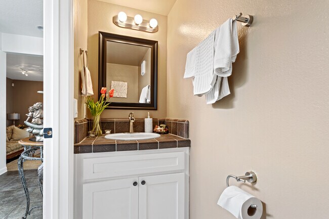 4386 Willow Glen St, Calabasas, CA 91302 - photo 6