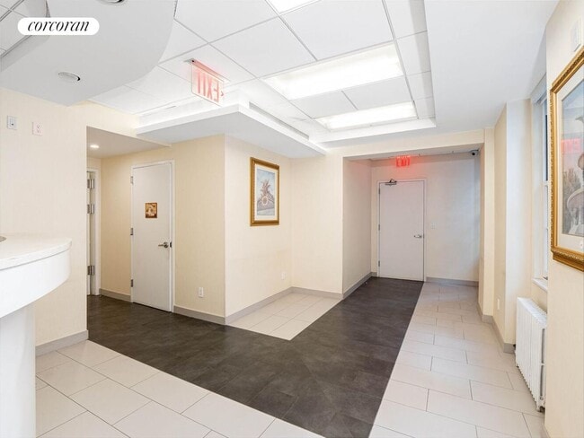 903 Lexington Ave, New York, NY 10065 - photo 3