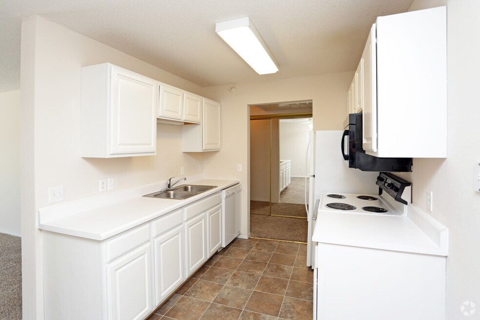 Wellington At The Dunes, Dakota Dunes, SD 57049 - photo 1