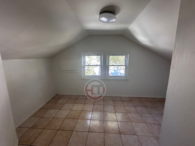 1446 Gillespie Ave unit 1, Bronx, NY 10461 - photo 5