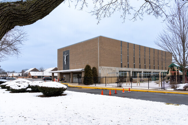 St. John of the Cross has a student-teacher ratio of 17 to 1.