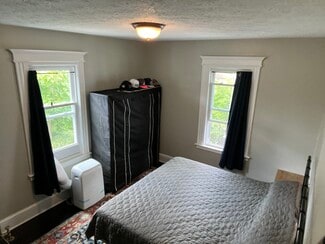 39 Maplewood Ave, West Hartford, CT 06119