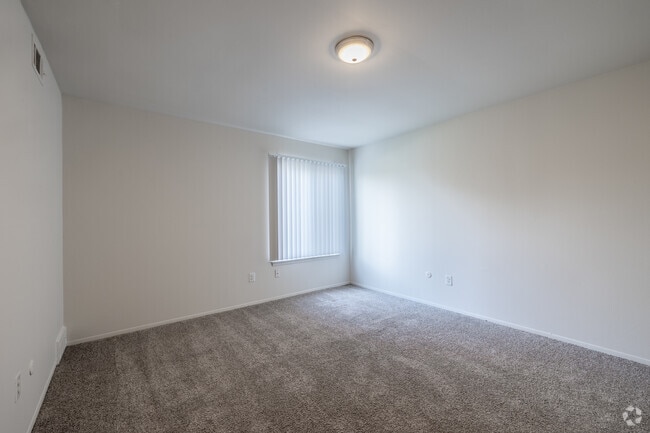 Waters Edge Estates, New Baltimore, MI 48047 - photo 5