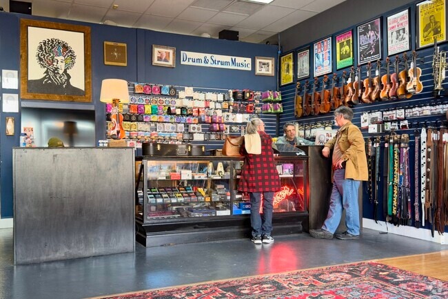 Music lessons and instruments are available in old town Warrenton.