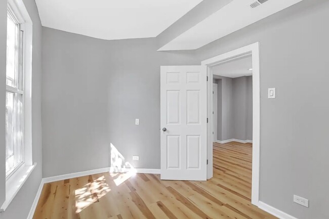 545 N Drake Ave unit 3, Chicago, IL 60624 - photo 7