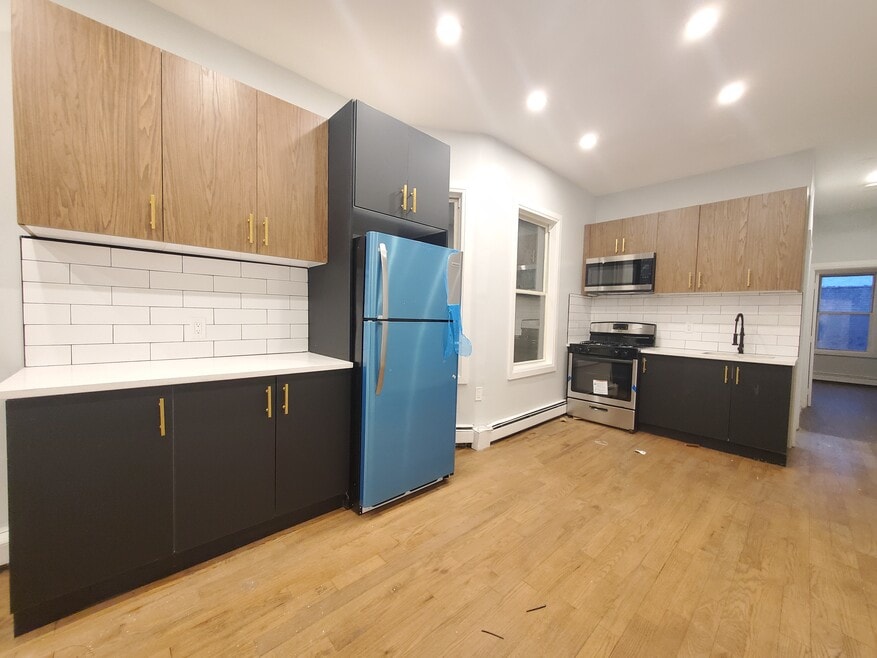 488 Mercer St unit 1L, Jersey City, NJ 07306 - photo 1